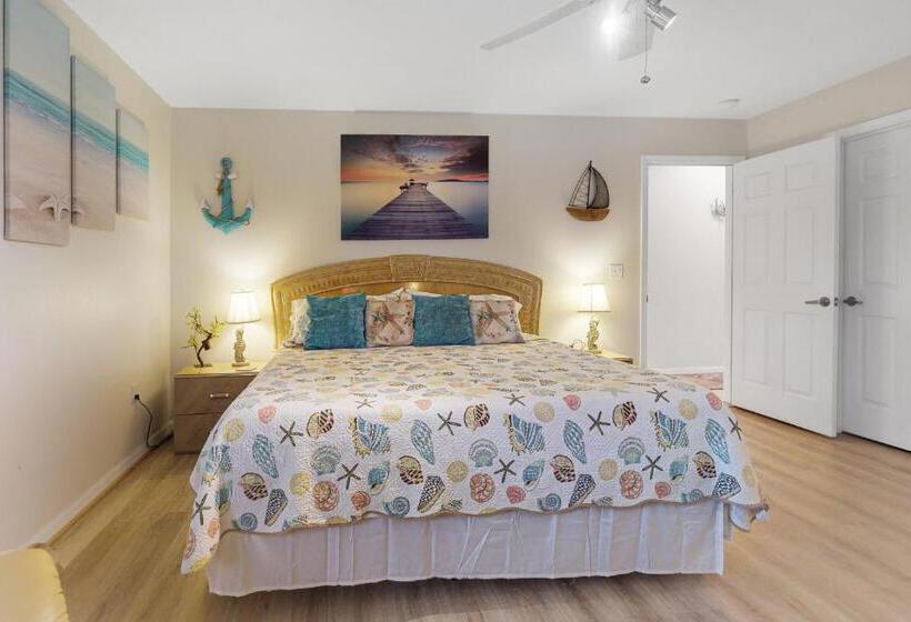 ホテル Captain S Cove #207