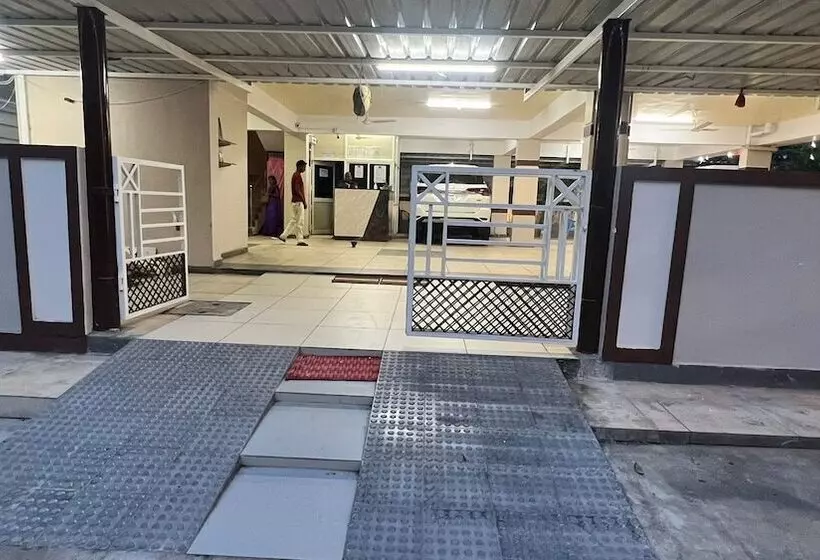 Hotelli Royal Villa Guest House