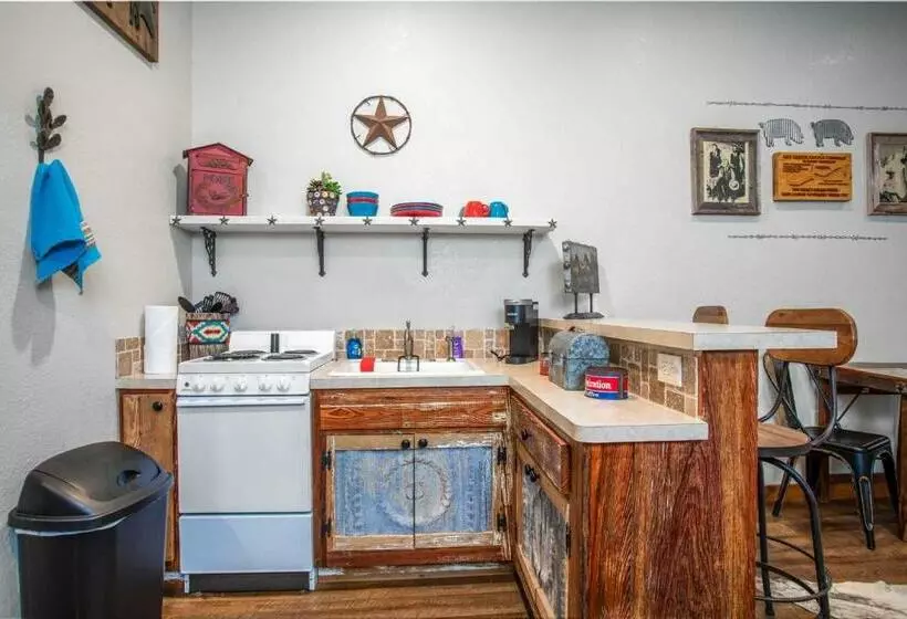 Majatalo Lonesome Dove Bandera Cabin