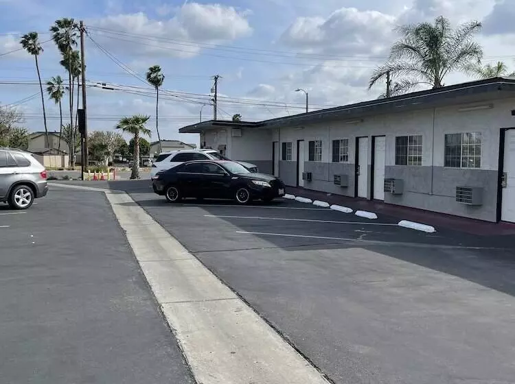 Rancho Motel   Ontario Airport