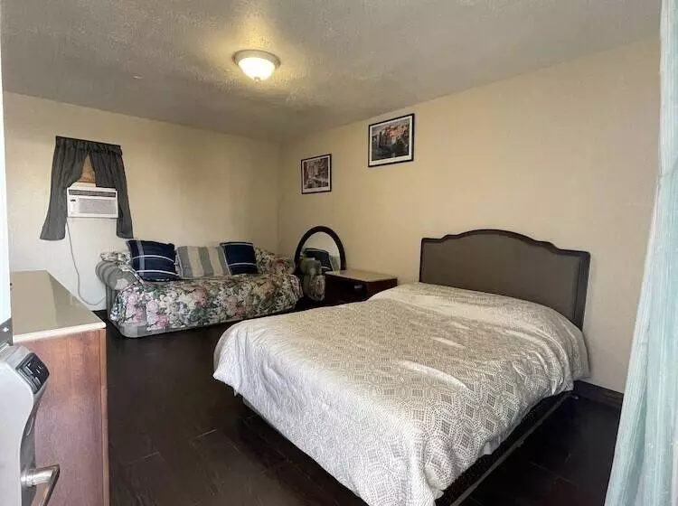 Rancho Motel   Ontario Airport