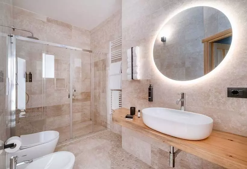 Lomakeskus Paghe Eco Luxury Experience