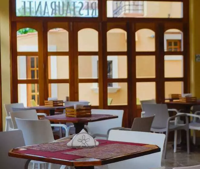 هتل Cancun International By Zeiva