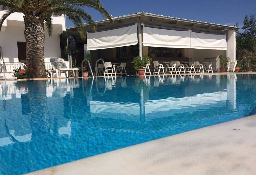 فندق Captains Studios & Apartments