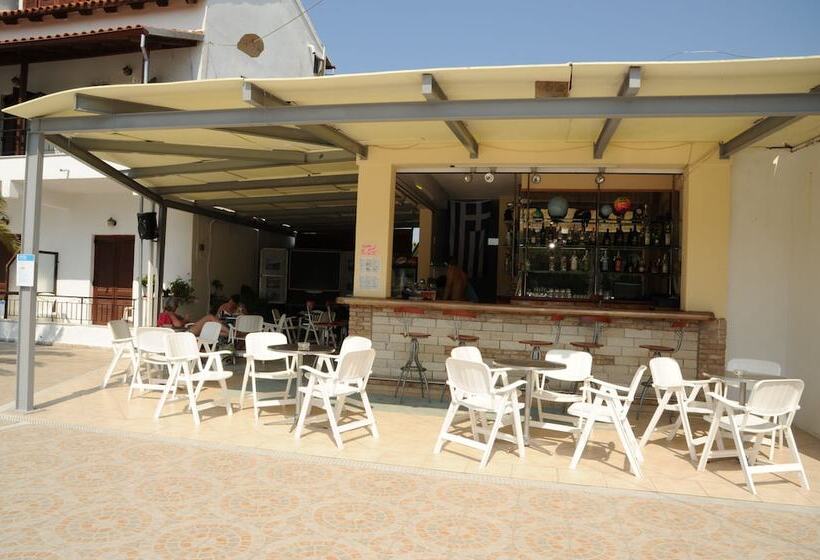 فندق Captains Studios & Apartments