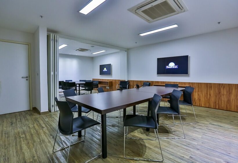 هتل Days Inn By Wyndham Rio De Janeiro Lapa