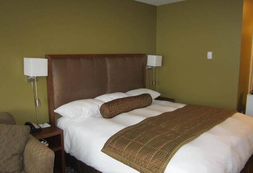 هتل Inn On The Harbour