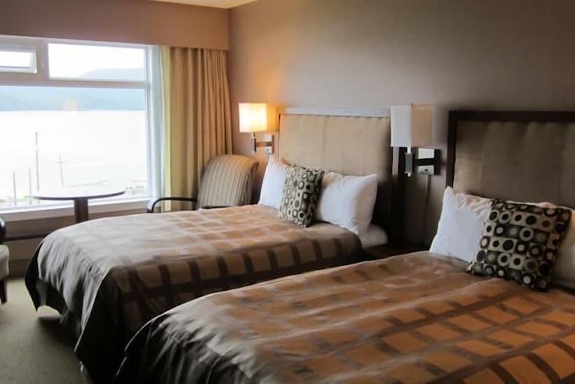 هتل Inn On The Harbour