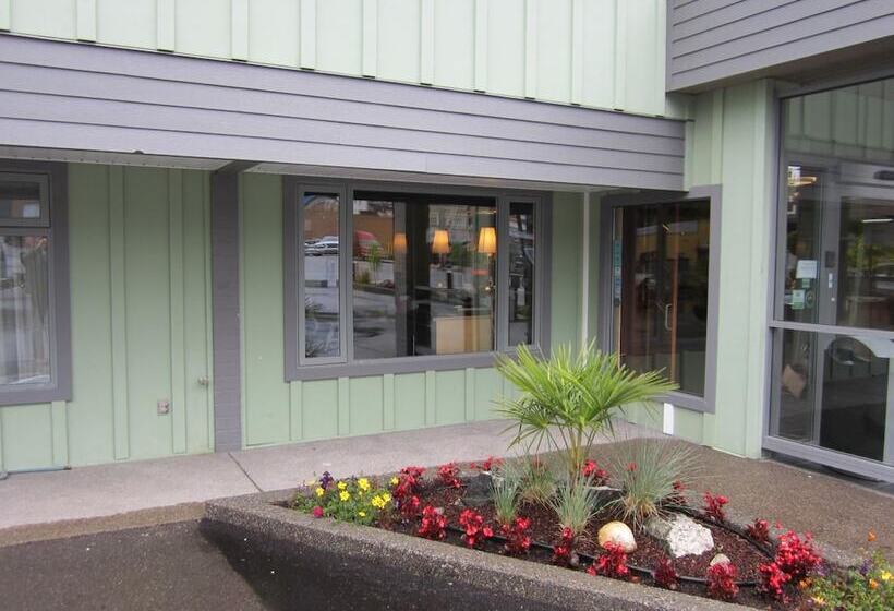 هتل Inn On The Harbour