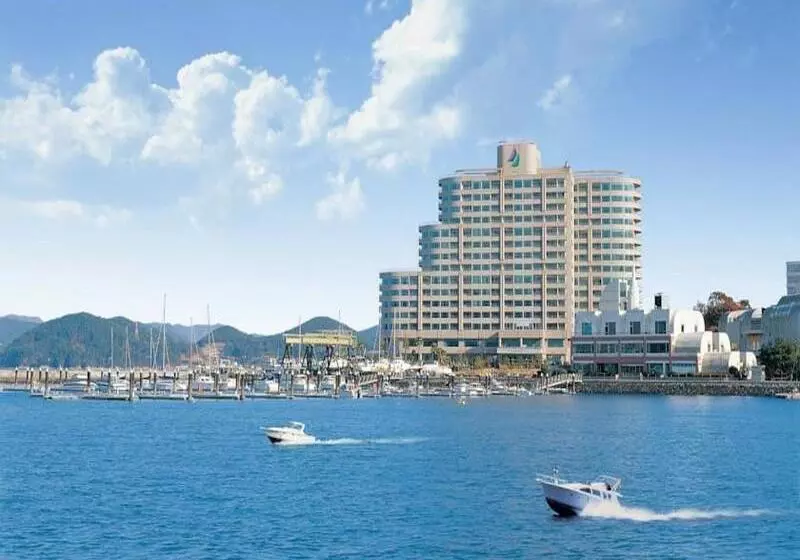 Отель Kumho Tongyeong Marina Resort