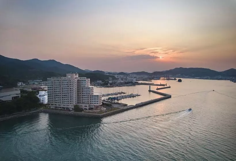 Отель Kumho Tongyeong Marina Resort