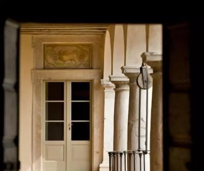 هتل L Unicorno Agriturismo