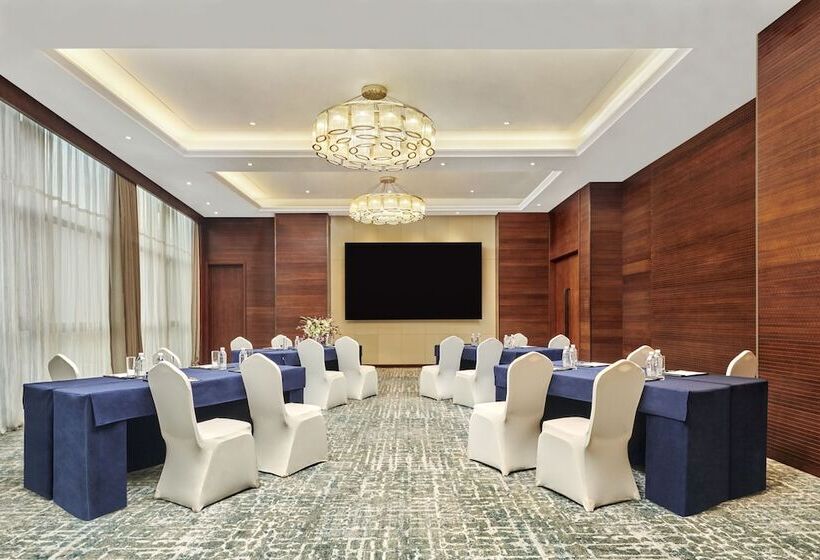 בית מלון כפרי Hilton Garden Inn Wuhan Hankou
