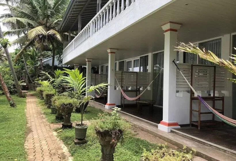 Hotel Number One Mirissa