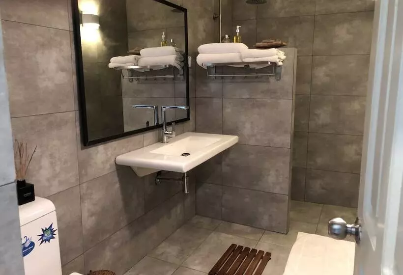 Hotel Number One Mirissa