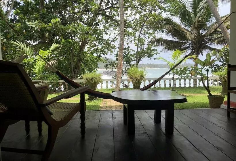 Hotel Number One Mirissa