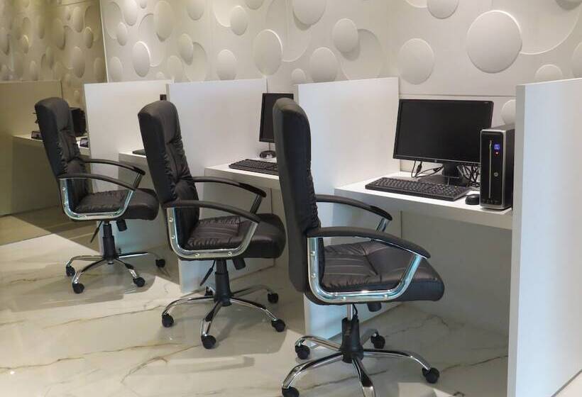 Hotel Oasis Cabo Frio