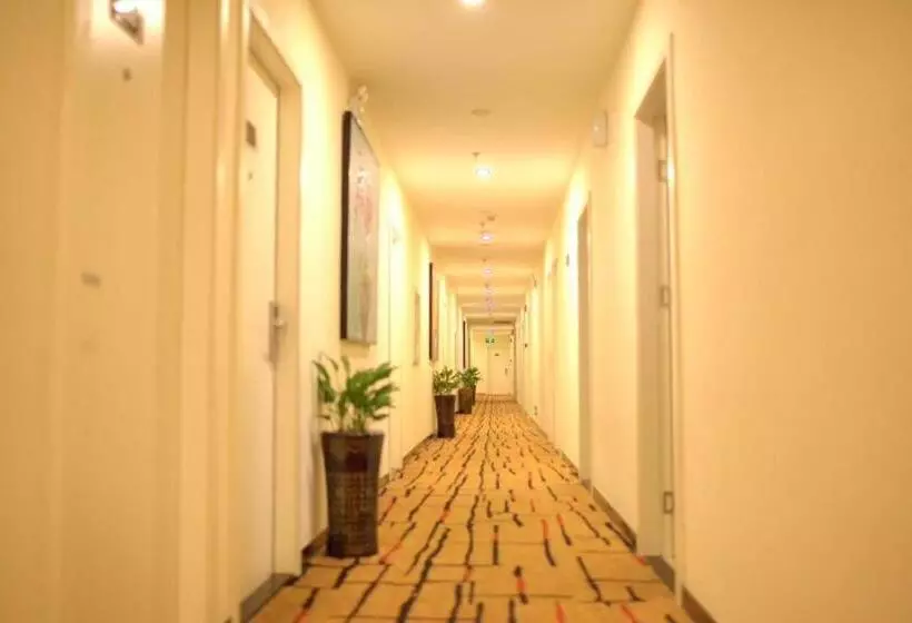 Shang Pin Hotel Shenzhen Futian Exhibition Branch