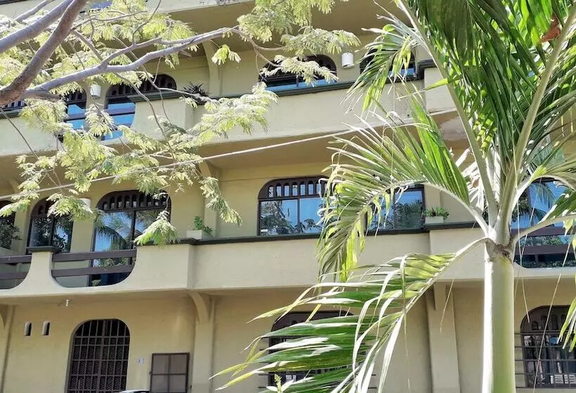 Hotel Solimar Inn Suites