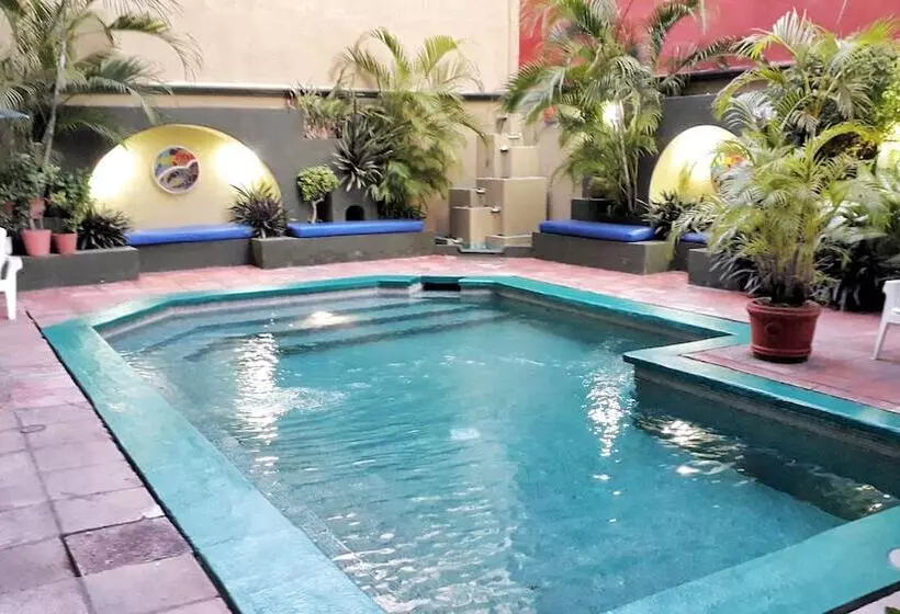 Hotel Solimar Inn Suites