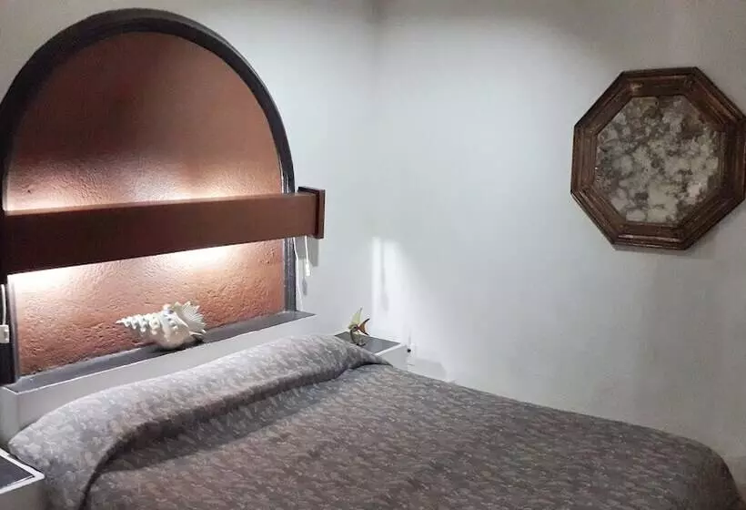 Hotel Solimar Inn Suites