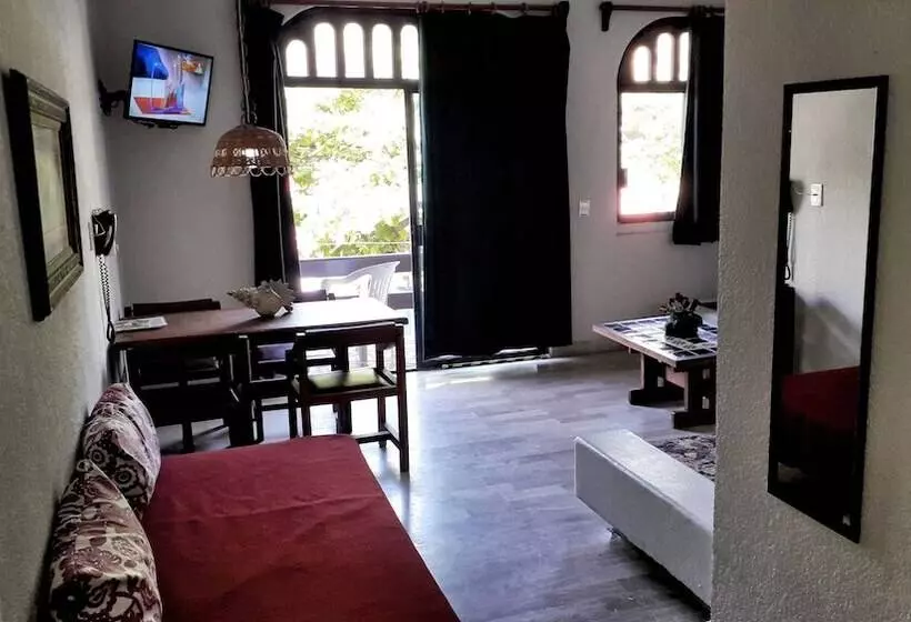 Hotel Solimar Inn Suites