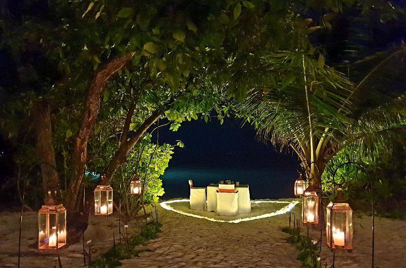 هتل The Barefoot Eco