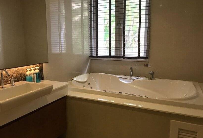 ホテル The Privilege Residence