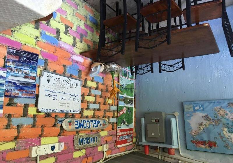 فندق على الطريق The Box Chalet