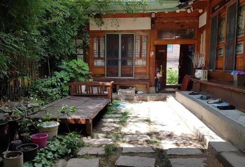 پانسیون Gongsimga Hanok Guesthouse