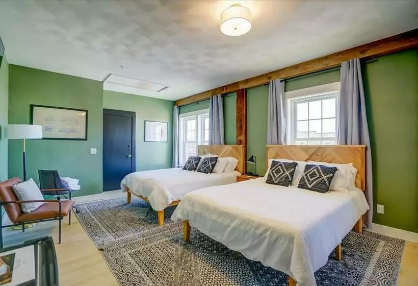 ユースホステル 203   Double Queen