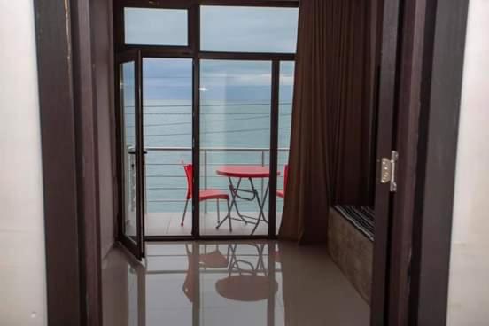 تختخواب و صبحانه White Kobuleti