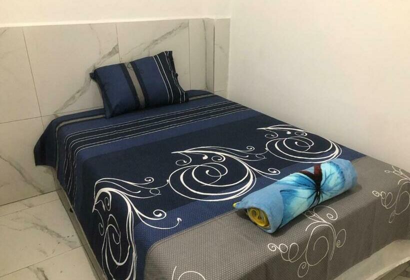 پانسیون Hostal El Bellettini