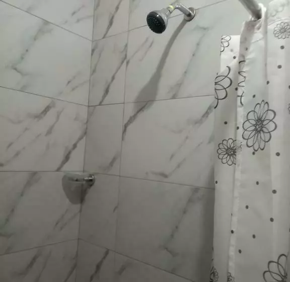 پانسیون Hostal El Bellettini