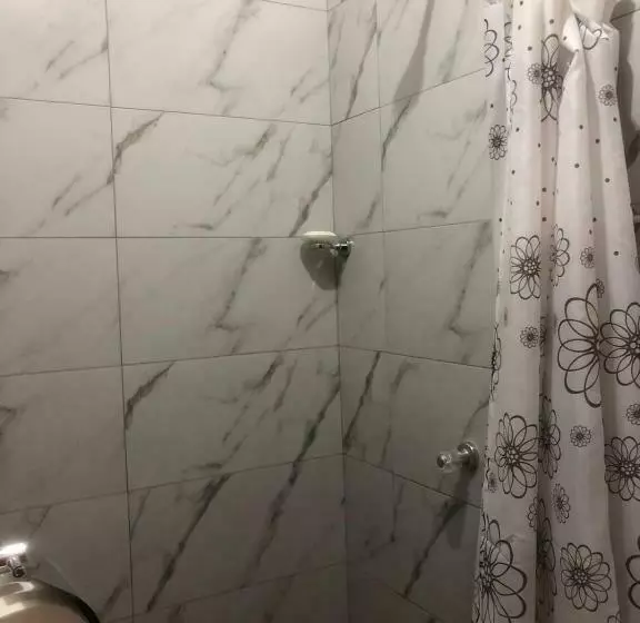 پانسیون Hostal El Bellettini