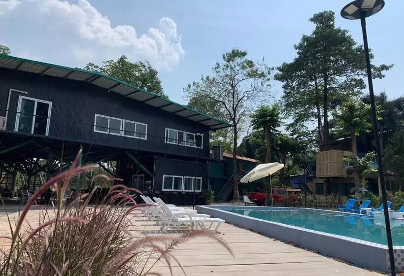 Hotelli ปานีวิลล์ รีสอร์ต