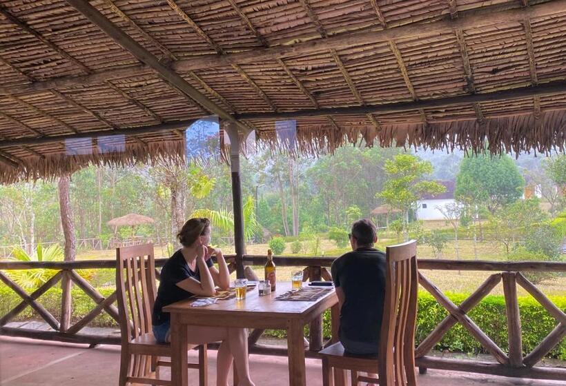 Hotell Andasibe Sifaka Lodge