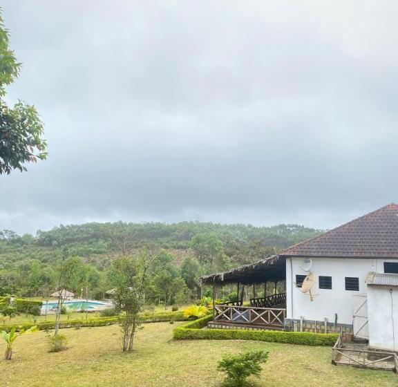 Hotell Andasibe Sifaka Lodge