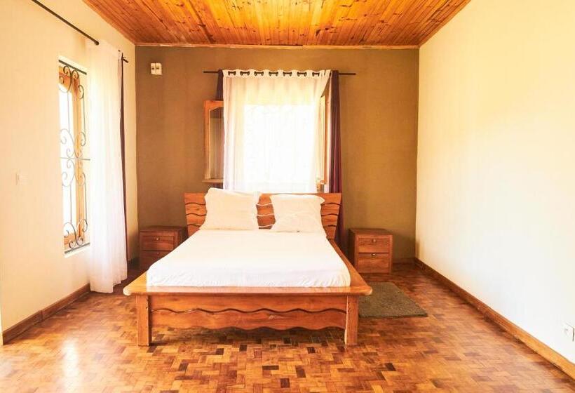 Hotell Andasibe Sifaka Lodge