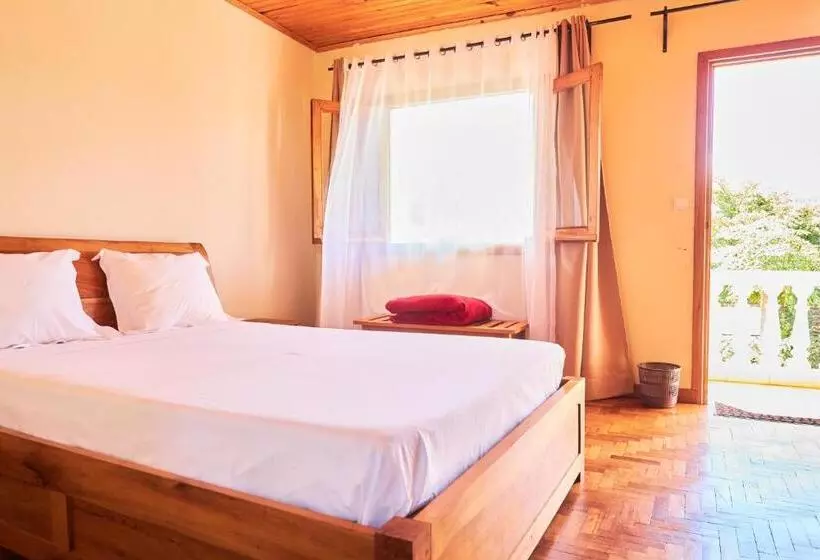 هتل Andasibe Sifaka Lodge