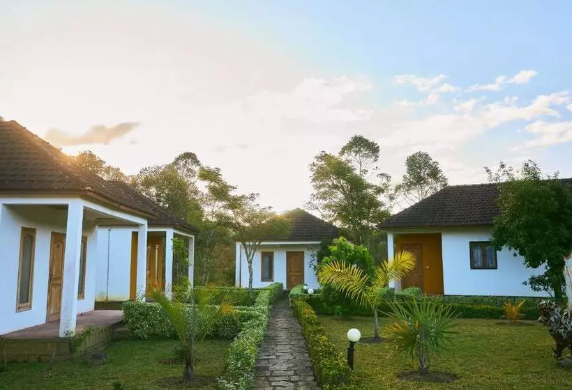 هتل Andasibe Sifaka Lodge