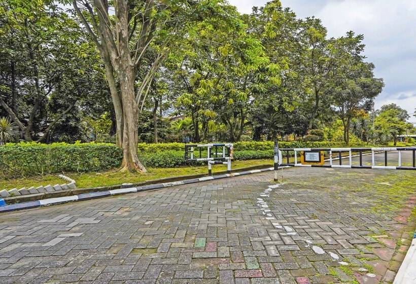 Hotel Spot On 92474 Penginapan Rusunawa Ii