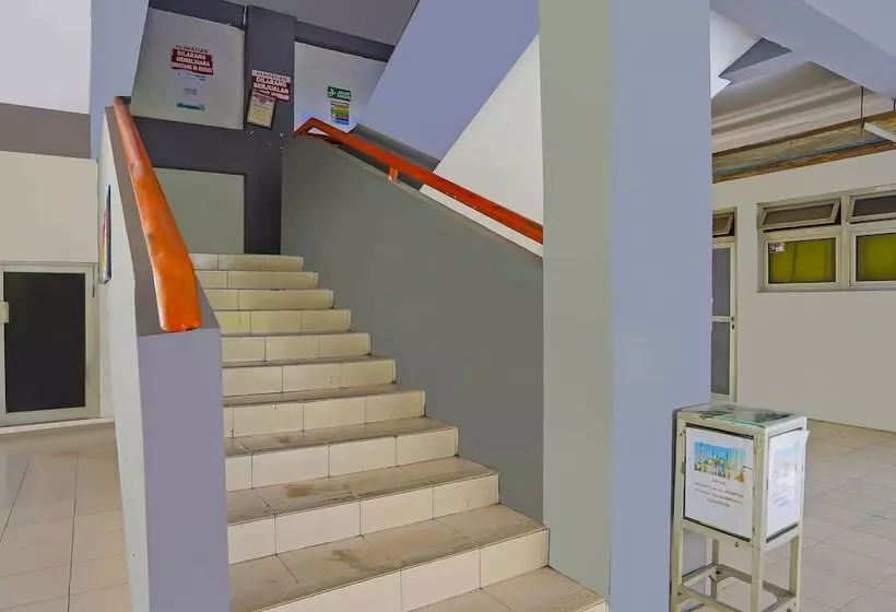 Hotelli Spot On 92474 Penginapan Rusunawa Ii