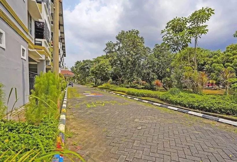 Hotelli Spot On 92474 Penginapan Rusunawa Ii