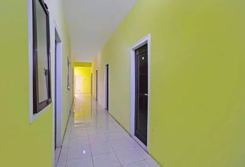 Hotelli Spot On 92474 Penginapan Rusunawa Ii