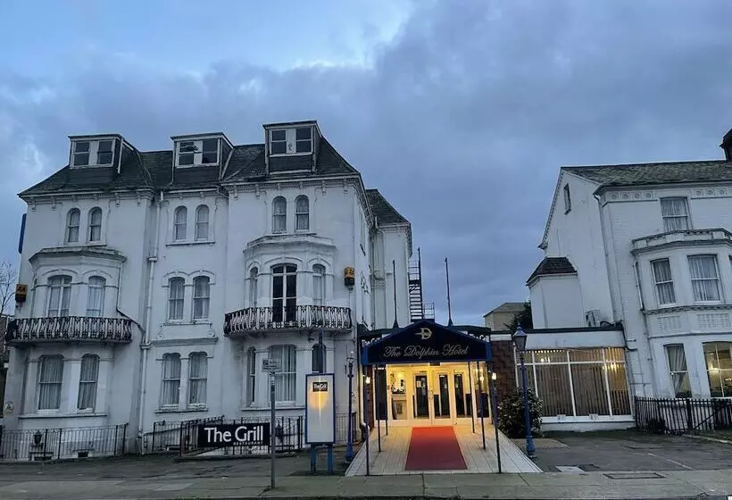 ホテル The Dolphin