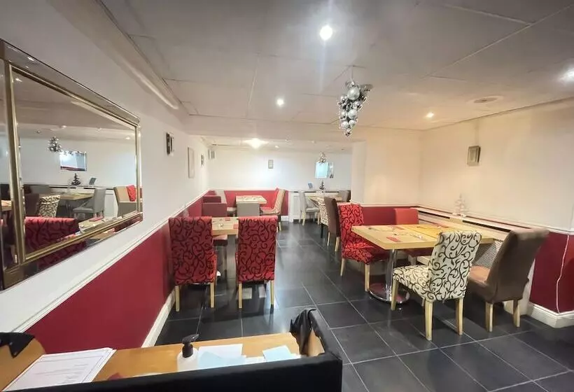 ホテル The Dolphin