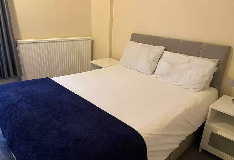 ホテル The Dolphin