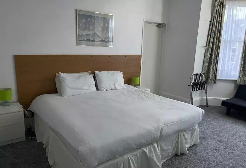 ホテル The Dolphin