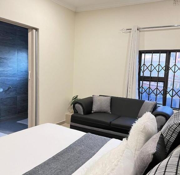 פנסיון Montrose Bnb